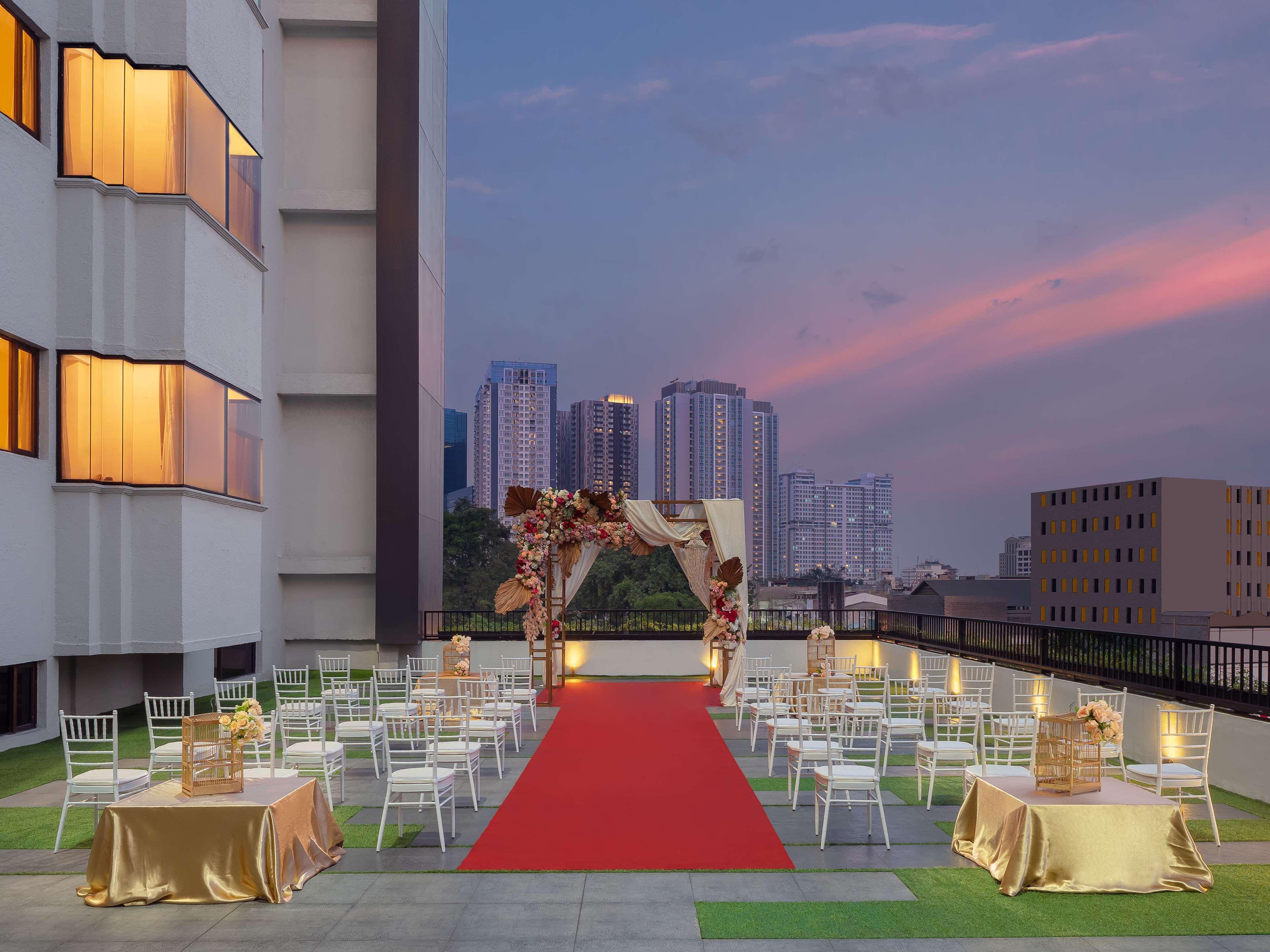 Aiho Hotel מדאן מראה חיצוני תמונה