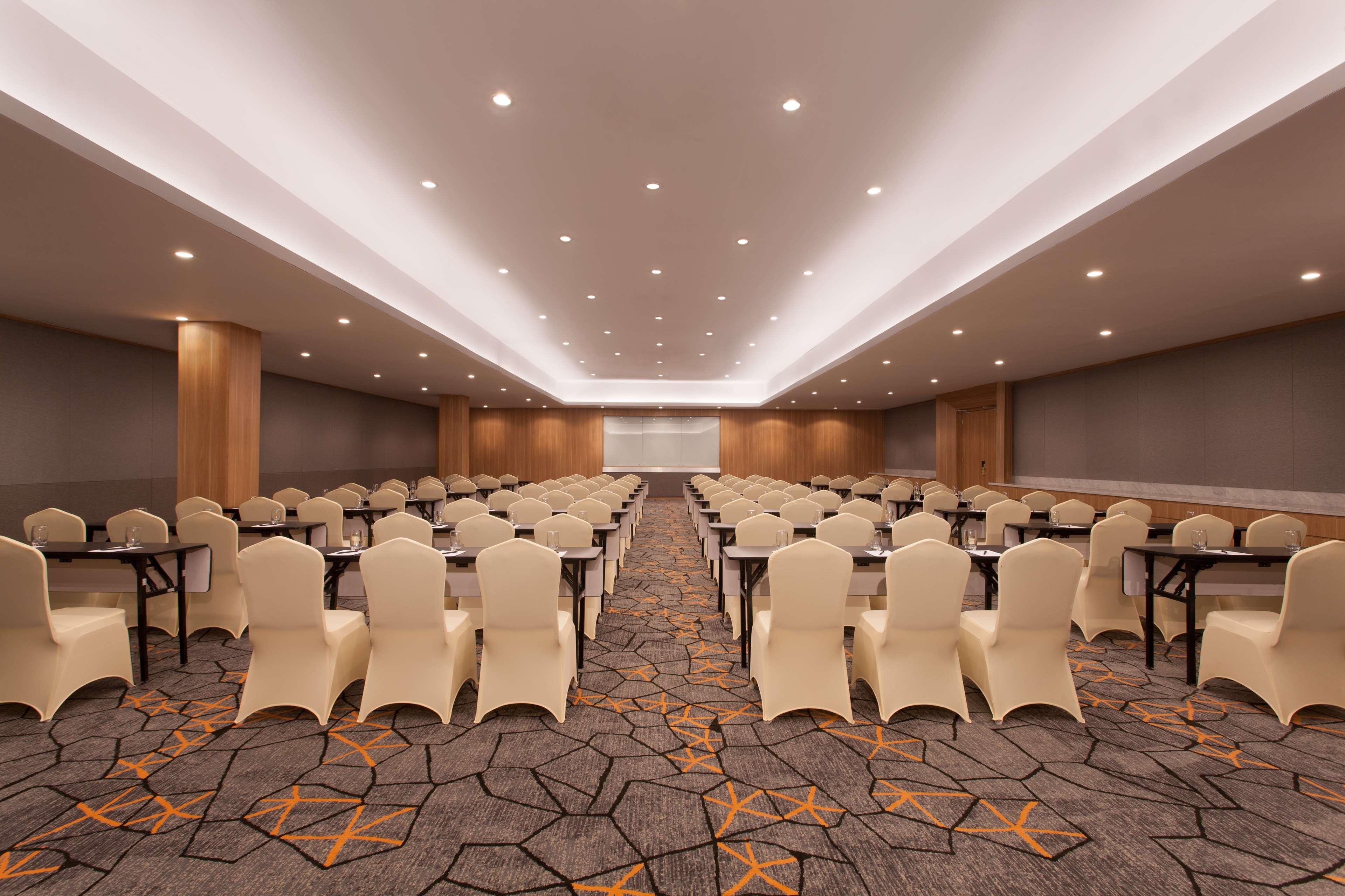 Aiho Hotel מדאן מראה חיצוני תמונה