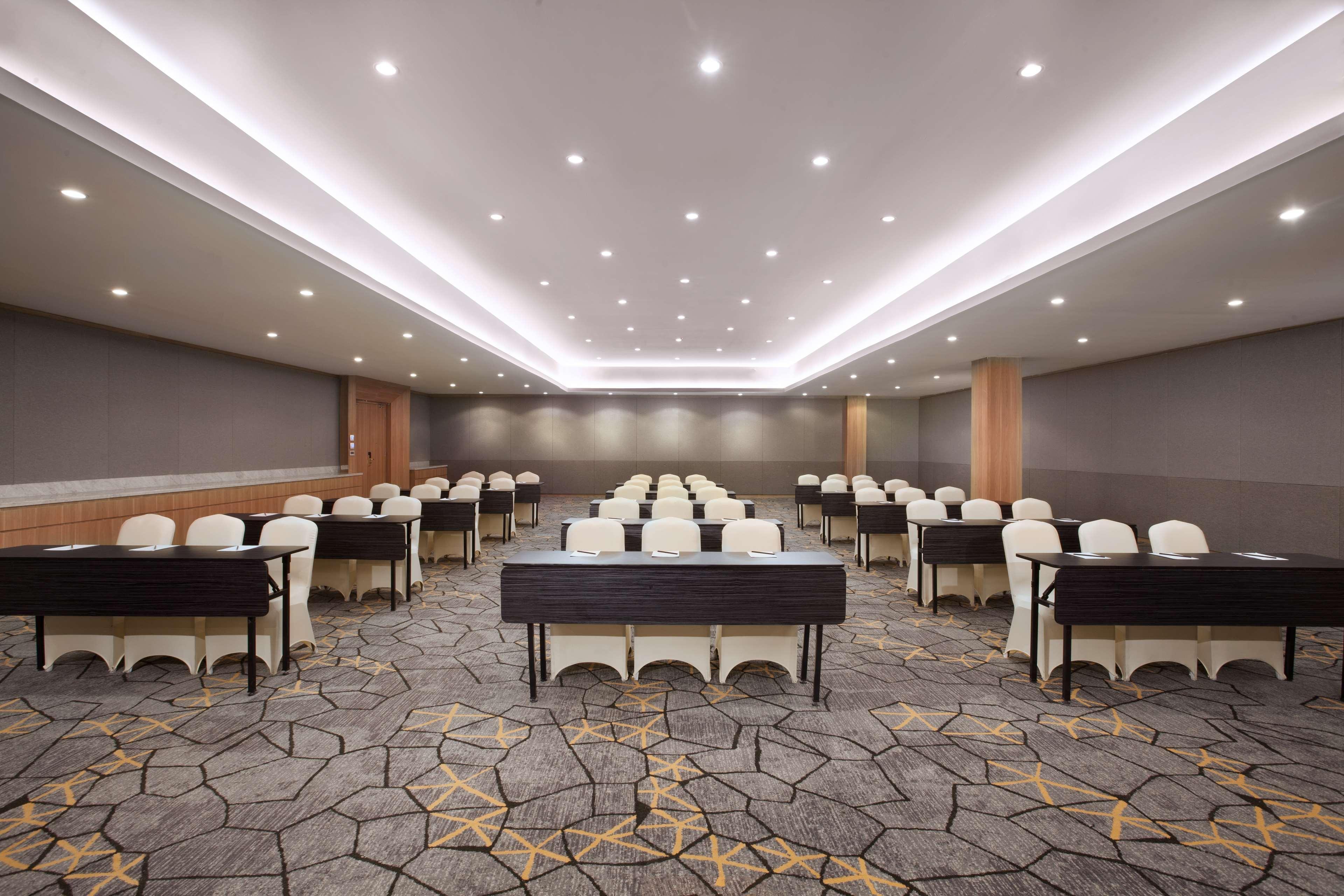 Aiho Hotel מדאן מראה חיצוני תמונה