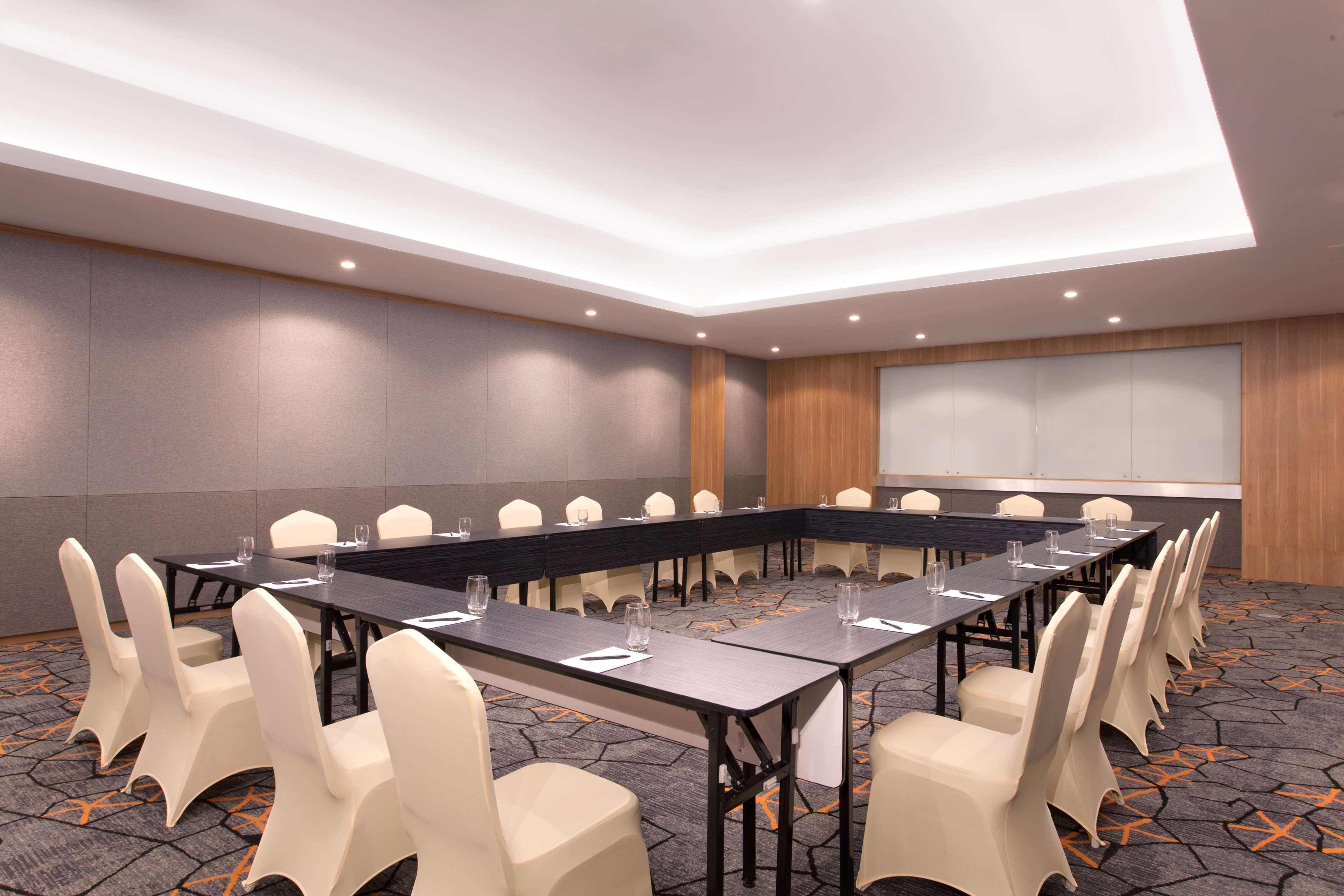 Aiho Hotel מדאן מראה חיצוני תמונה