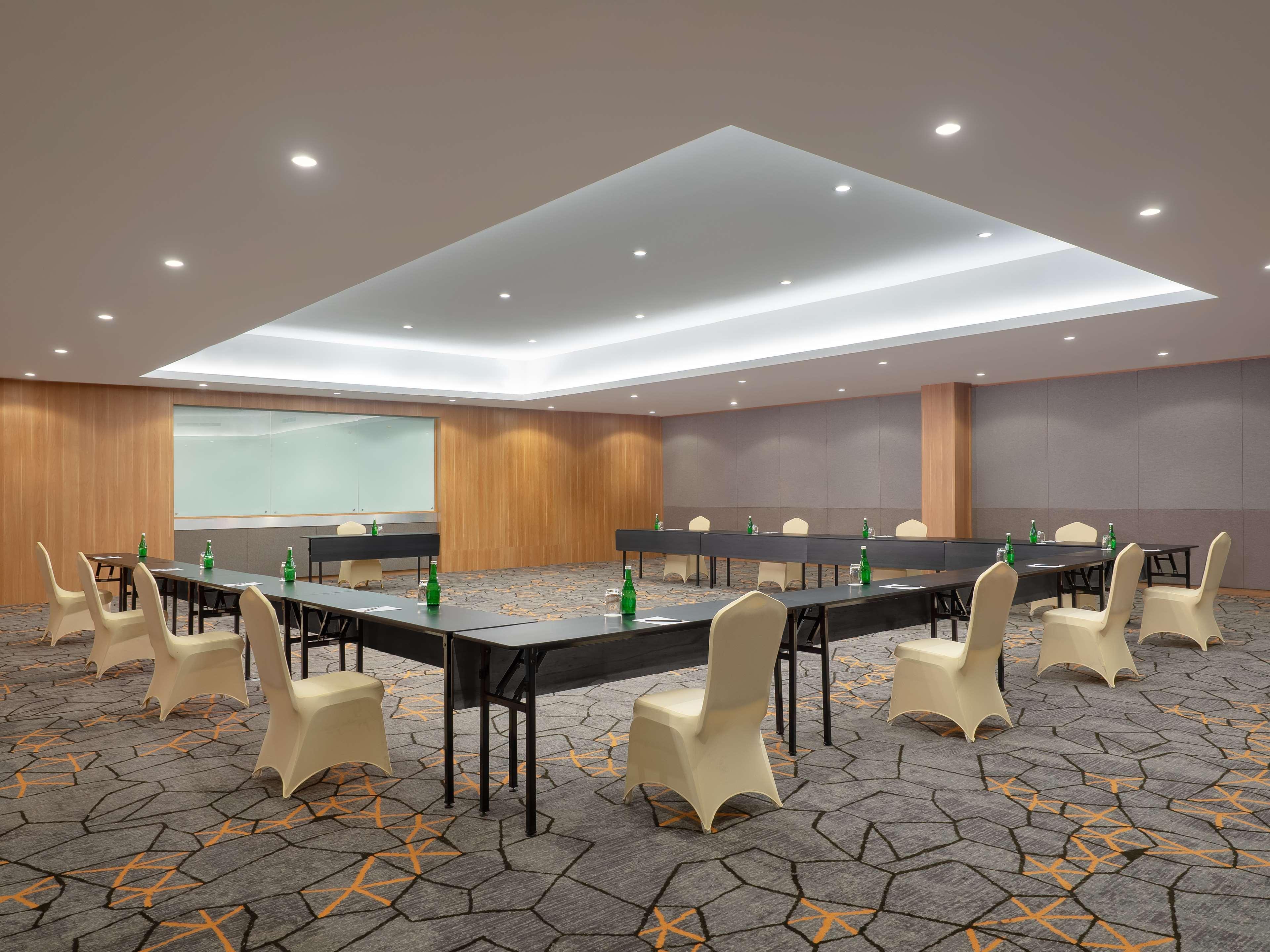 Aiho Hotel מדאן מראה חיצוני תמונה