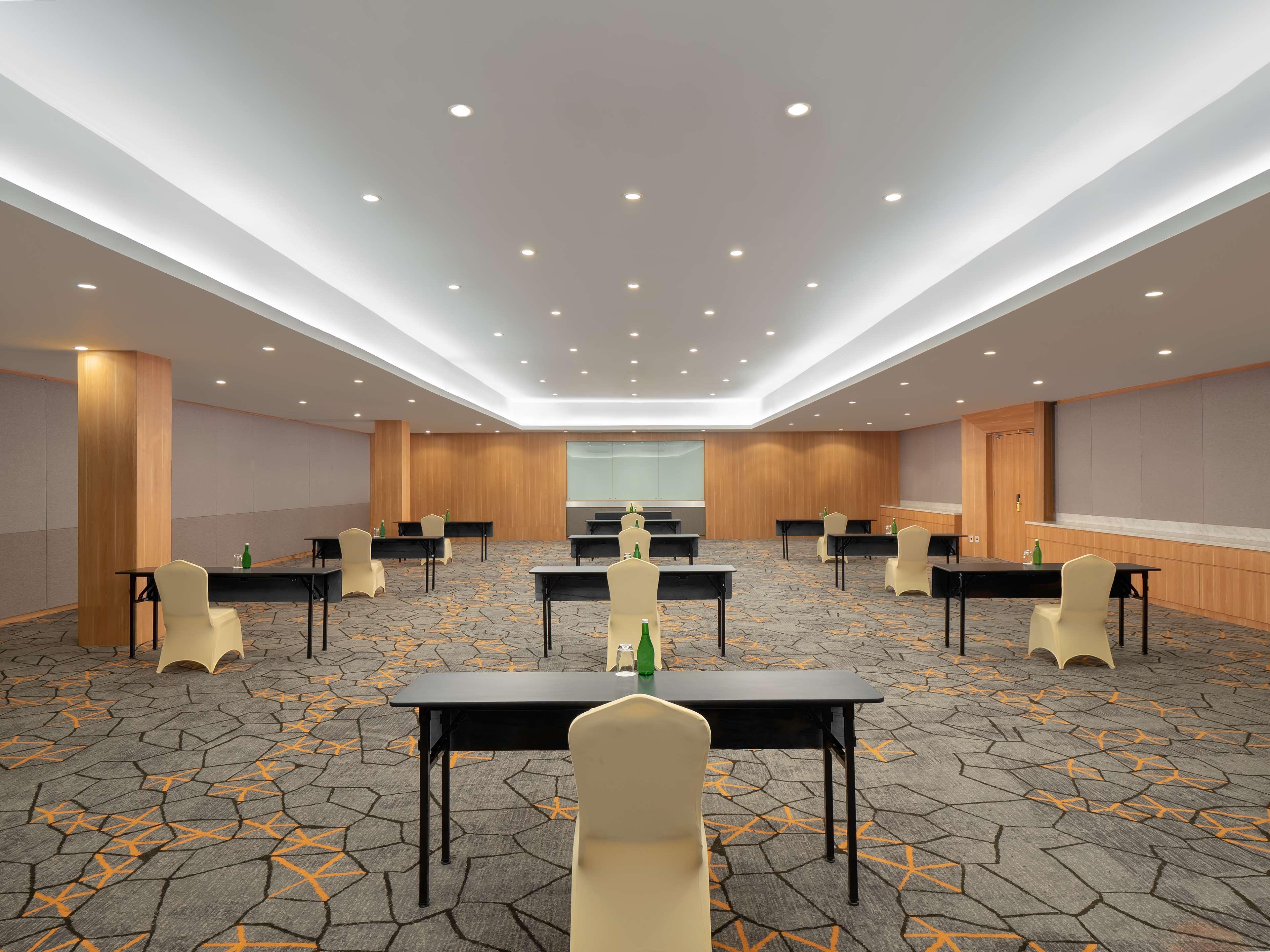 Aiho Hotel מדאן מראה חיצוני תמונה
