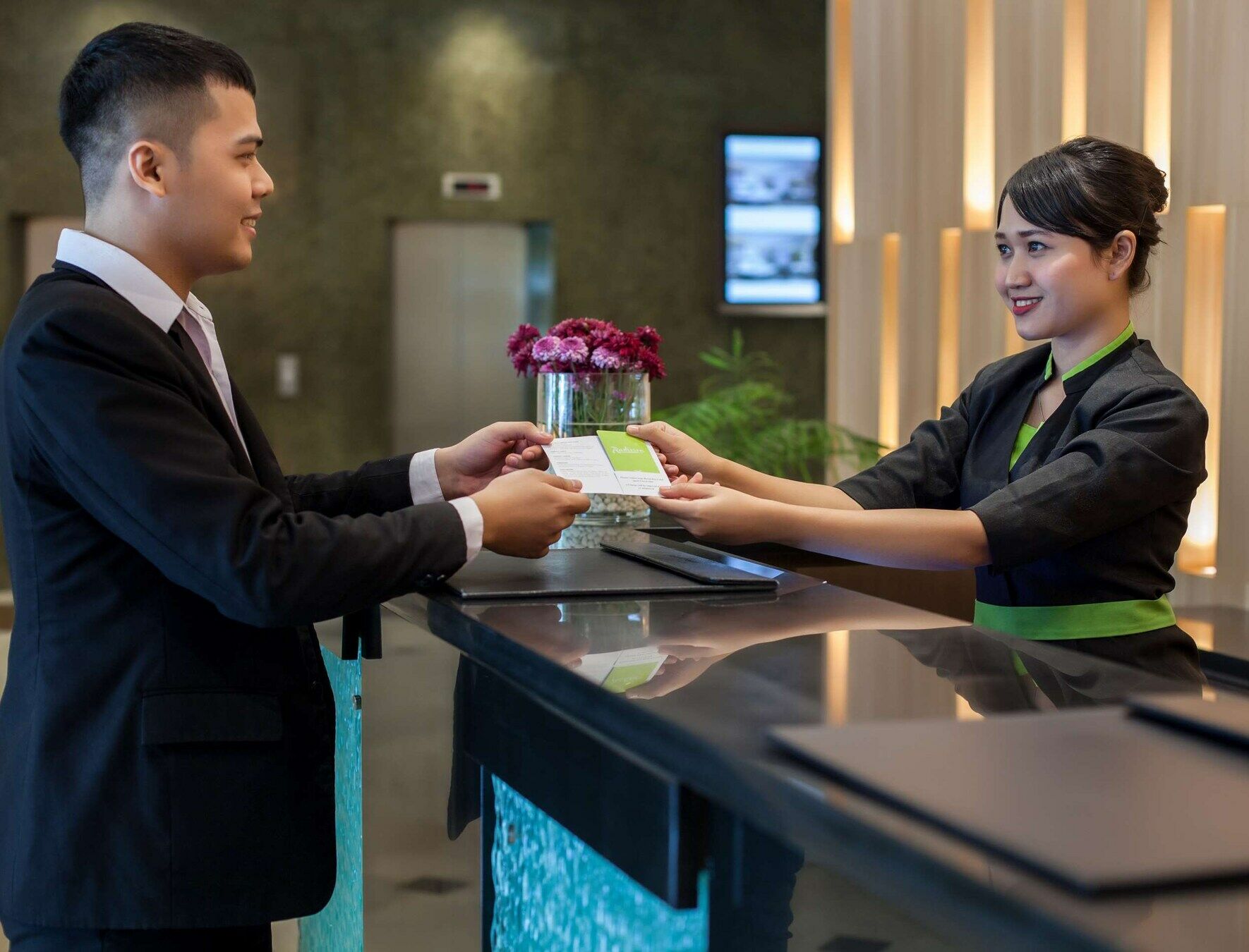 Aiho Hotel מדאן מראה חיצוני תמונה