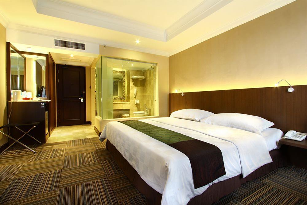 Aiho Hotel מדאן מראה חיצוני תמונה